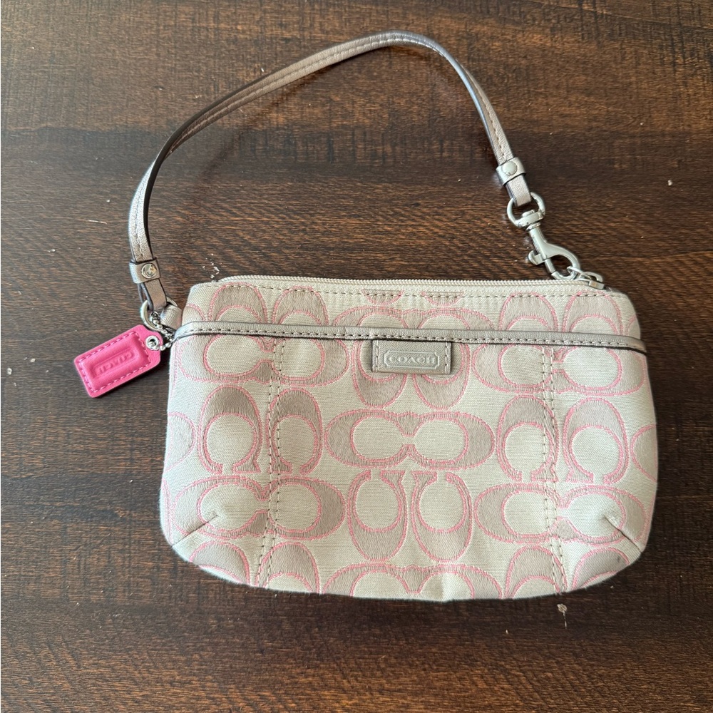 COACH Signature F49558 SIGGD Light Khaki/Gold Pink Wristlet - used